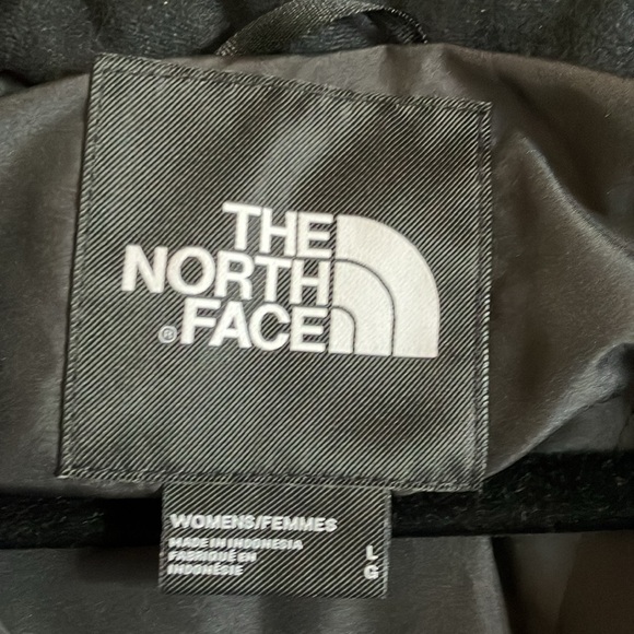 North Face Woman’s Triple C Parka Hooded Jacket - Picture 7 of 9